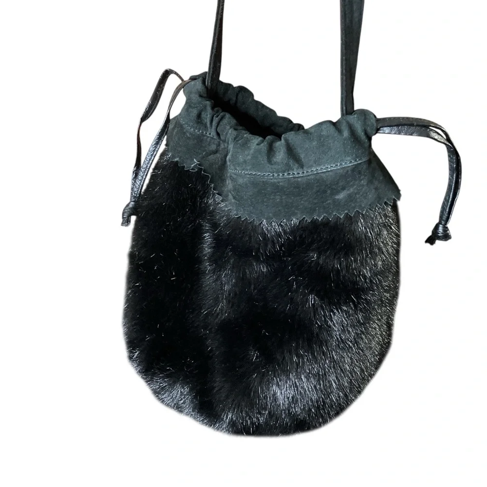VTG 00s‎ Y2K Dennis Basso Faux Fur Shoulder Crossbody Bucket Bag Leather Black